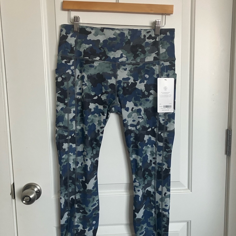 Athleta Women’s Transcend 7/8 Tight in Camo